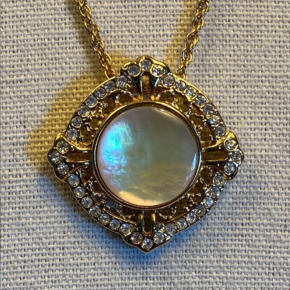 Lustrous Vintage Gold Plated Butler Mother of Pearl Necklace